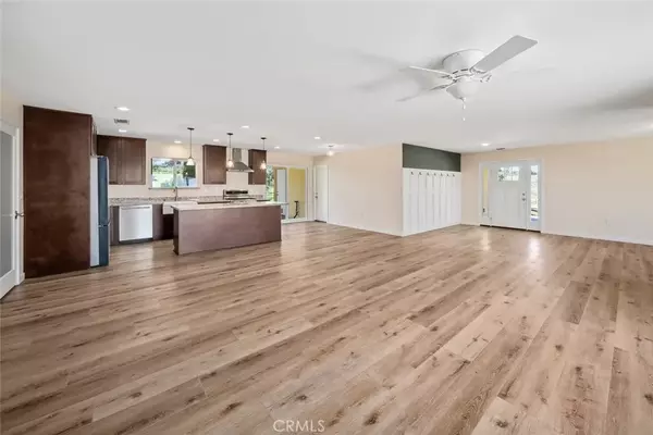 Paso Robles, CA 93446,6095 Vista Serrano Way