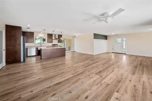 Paso Robles, CA 93446,6095 Vista Serrano Way