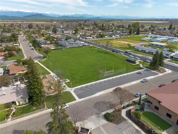 Visalia, CA 93292,896 N Mariposa