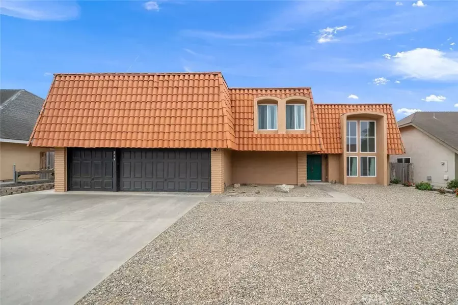 216 Larkspur Drive, Santa Maria, CA 93455