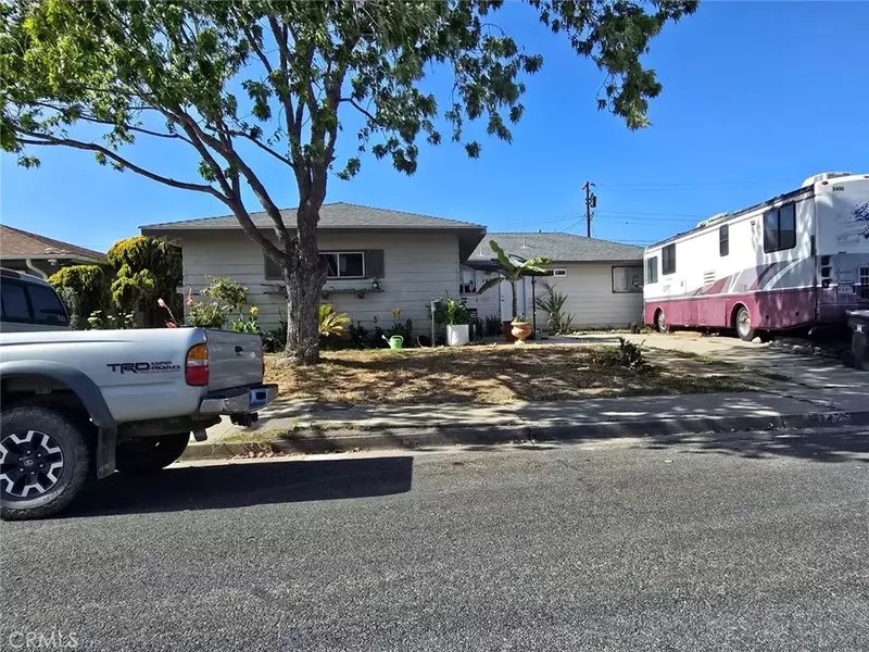 1425 Claremont Place, Santa Maria, CA 93458