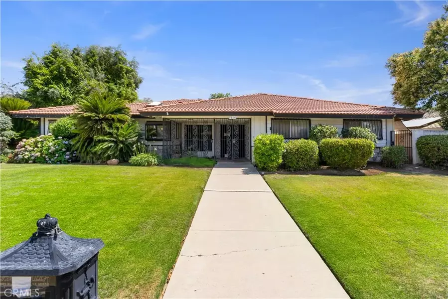 3419 Crest Drive, Bakersfield, CA 93306