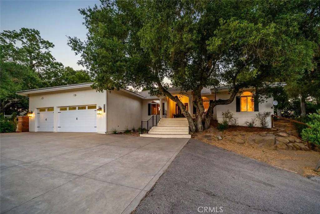 7105 Rayar Road, Atascadero, CA 93422