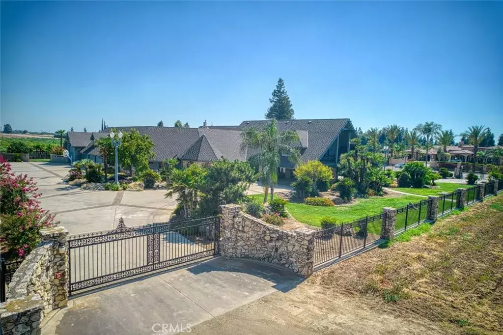 Fresno, CA 93737,424 N De Wolf Avenue