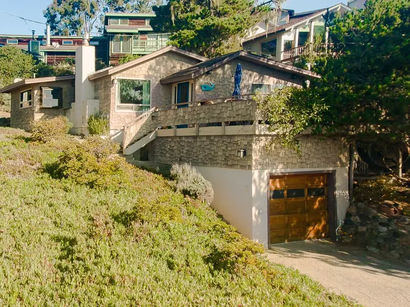 585 Canterbury, Cambria, CA 93428