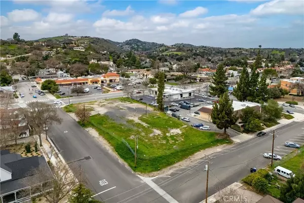 Paso Robles, CA 93446,828 Spring