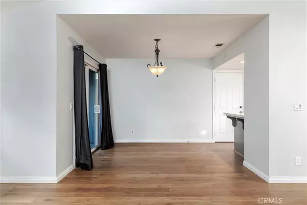 Arroyo Grande, CA 93420,380 Spanish Moss