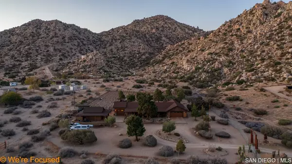 Pioneertown, CA 92268,5617 Tom Mix RD