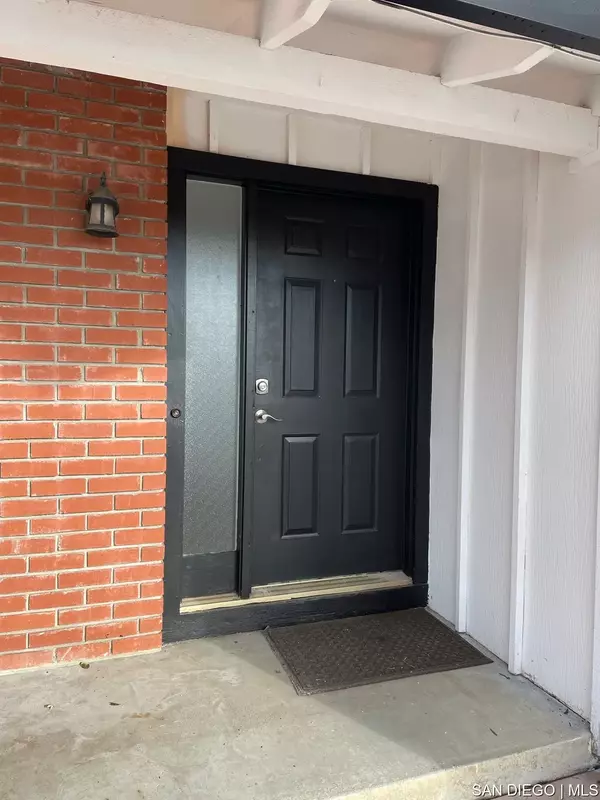 San Jose, CA 95121,3892 Hurstglen WAY