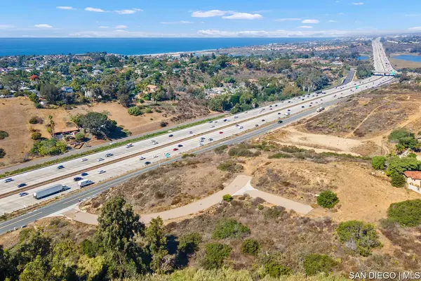 Encinitas, CA 92024,1570 Christine PL