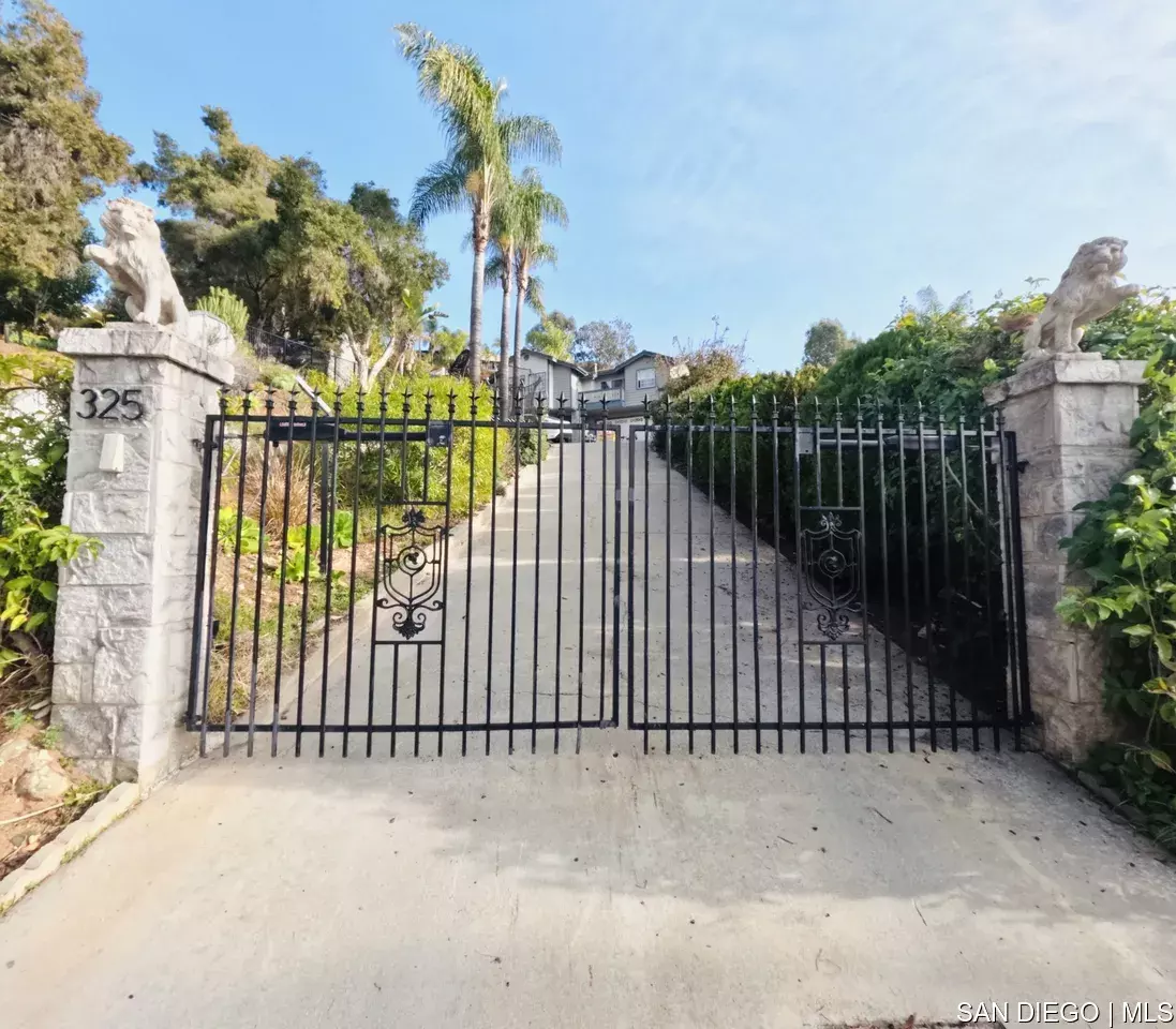 Escondido, CA 92026,325 Fire Mountain PL