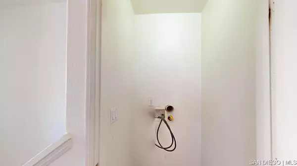 National City, CA 91950,1866 E 12th ST