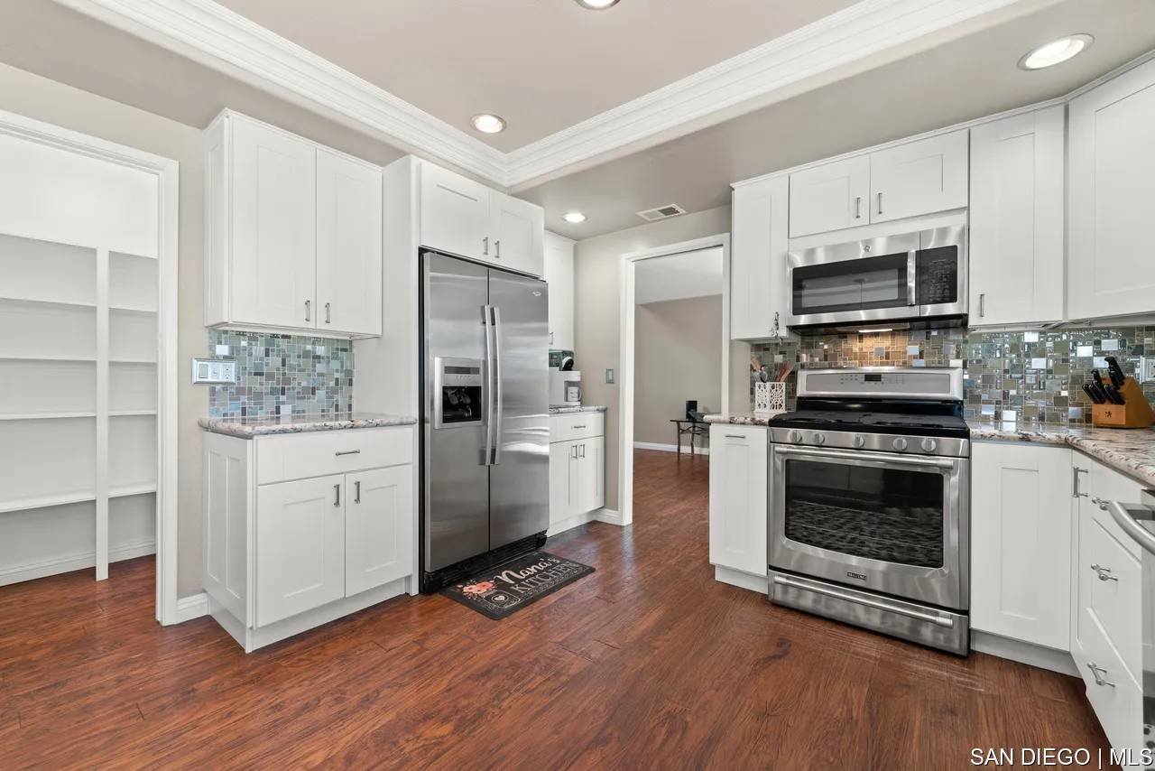 Mission Viejo, CA 92691,24231 Robledo