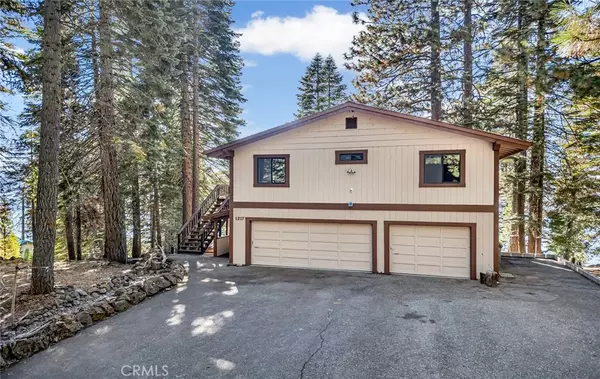 Lake Almanor, CA 96137,1217 Driftwood Cove Road