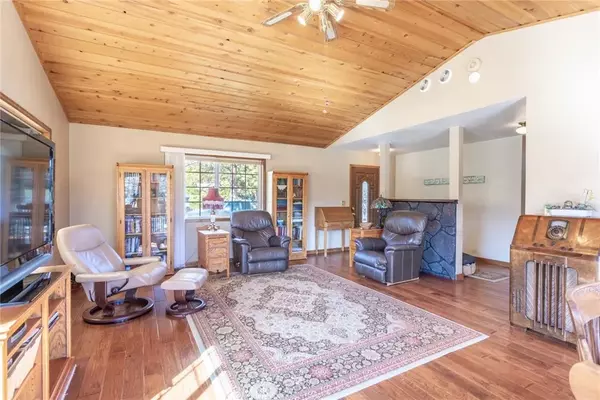 Weed, CA 96094,16834 Lake Shore Drive