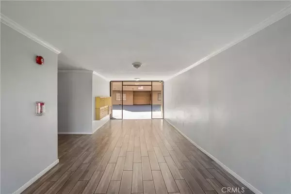 San Fernando, CA 91340,10901 Laurel Canyon Boulevard #108