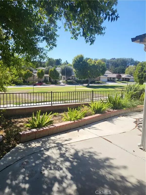 Newhall, CA 91321,26481 Fairway Circle