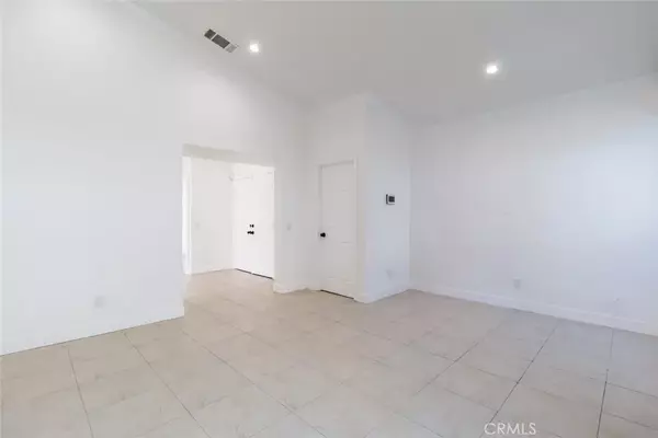 Palmdale, CA 93551,1521 Kings Road