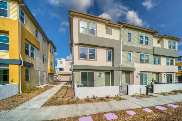 Valencia, CA 91381,27112 Red Tail Place