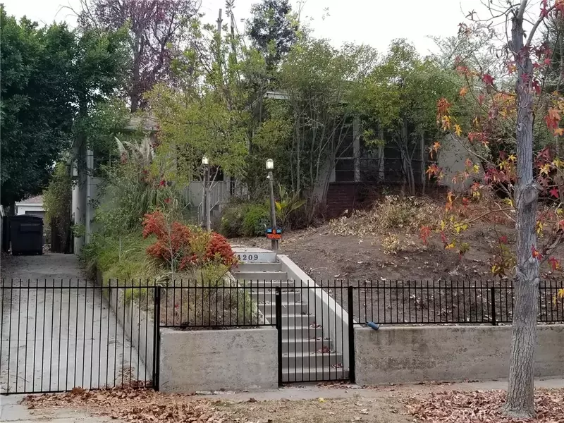 4209 Costello Avenue, Sherman Oaks, CA 91423