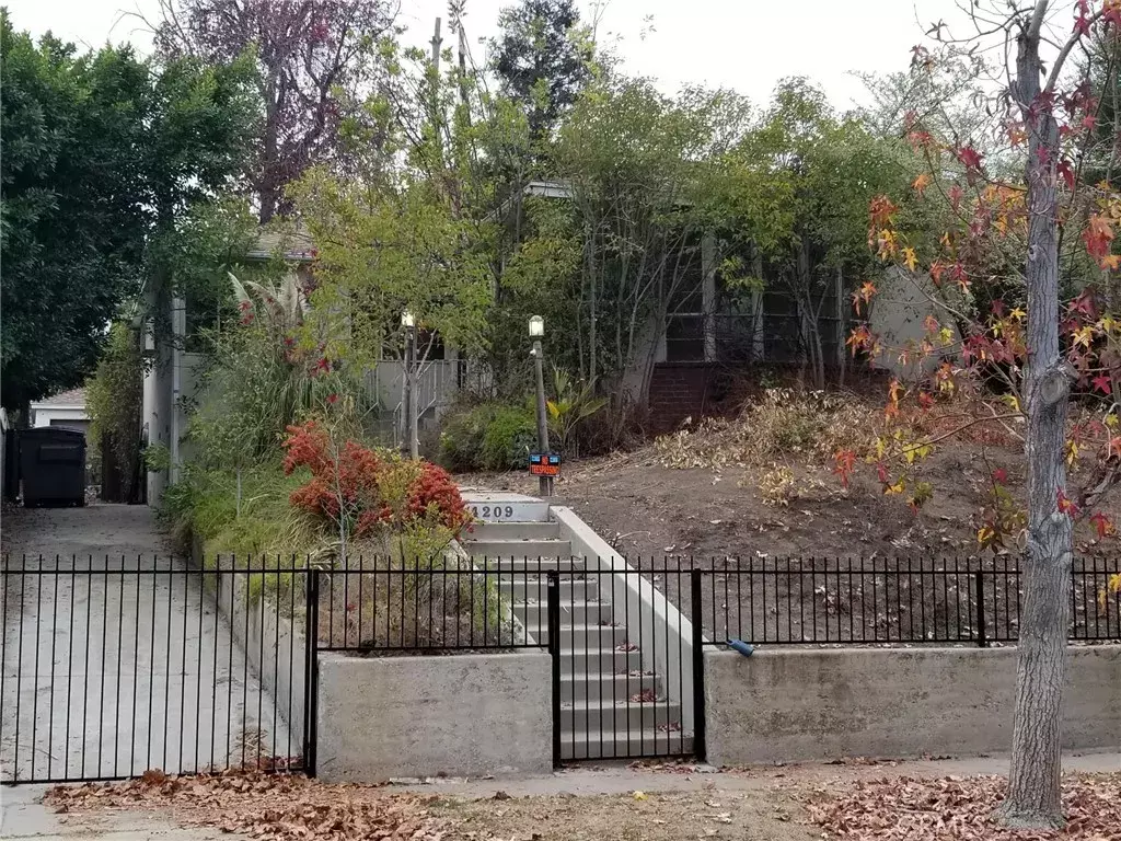 Sherman Oaks, CA 91423,4209 Costello Avenue