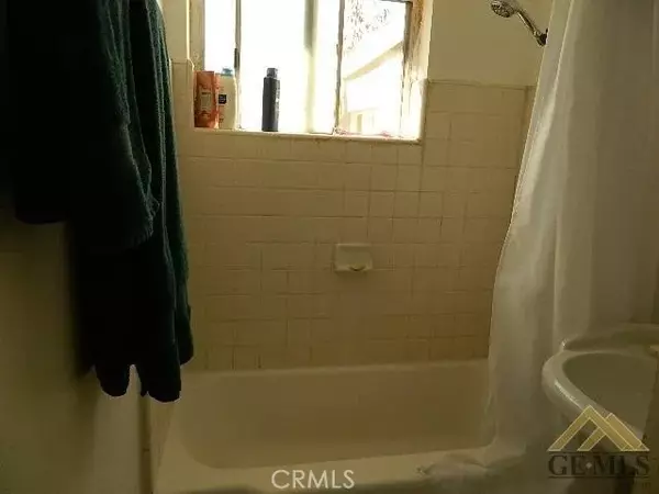 Reseda, CA 91335,6929 Rhea Avenue