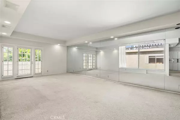 West Hollywood, CA 90048,317 S Holt Avenue #18 (PH-G)