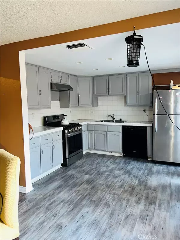 Panorama City, CA 91402,14721 Parthenia Street #24