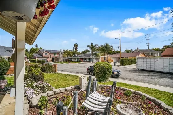 Saugus, CA 91350,21119 Rosedell Drive