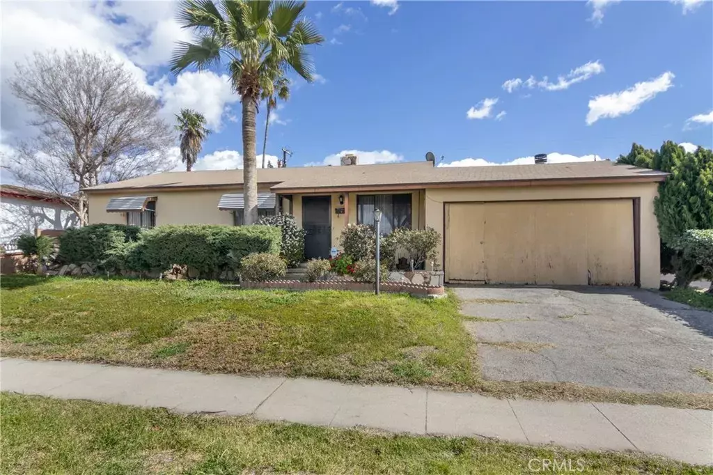 Panorama City, CA 91402,8346 Wakefield Avenue