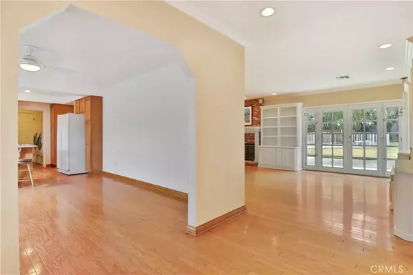 Northridge, CA 91325,9524 Encino Avenue