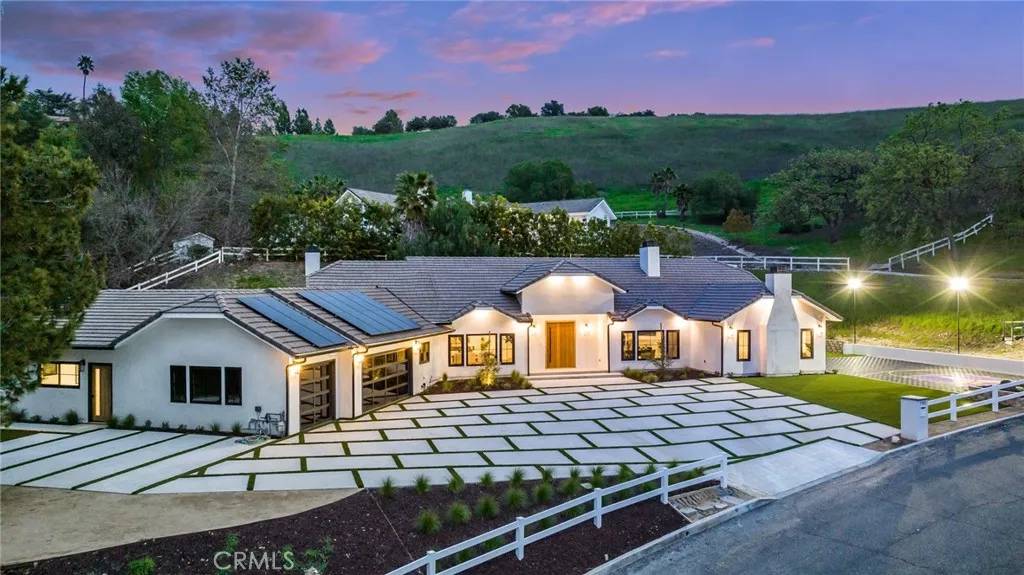 792 Gloucester Lane, Thousand Oaks, CA 91362