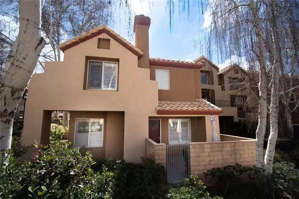 Saugus, CA 91350,22715 Copper Hill Drive #18