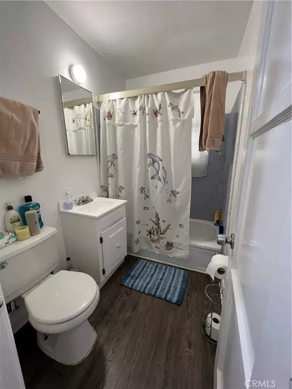 Van Nuys, CA 91406,6545 Woodley Avenue