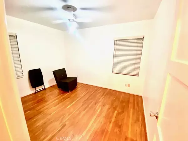 Panorama City, CA 91402,7918 Hazeltine Avenue