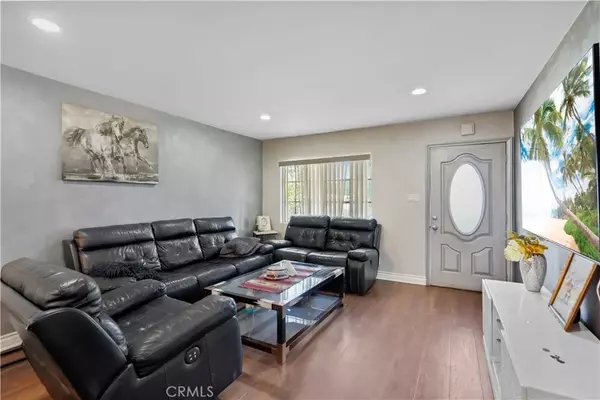 Panorama City, CA 91402,8165 Woodman Avenue