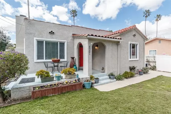 6921 Amigo Avenue, Reseda, CA 91335