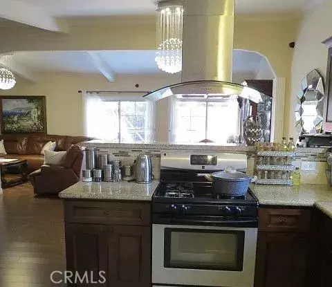 Reseda, CA 91335,7756 Zelzah Avenue