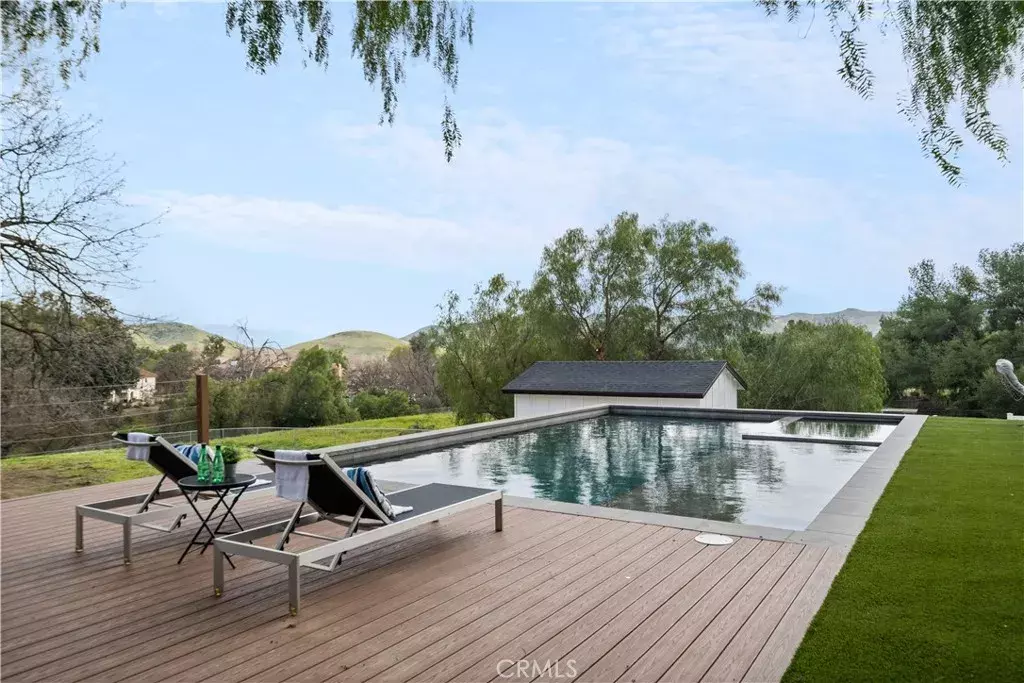 Agoura Hills, CA 91301,5610 Fairview Place