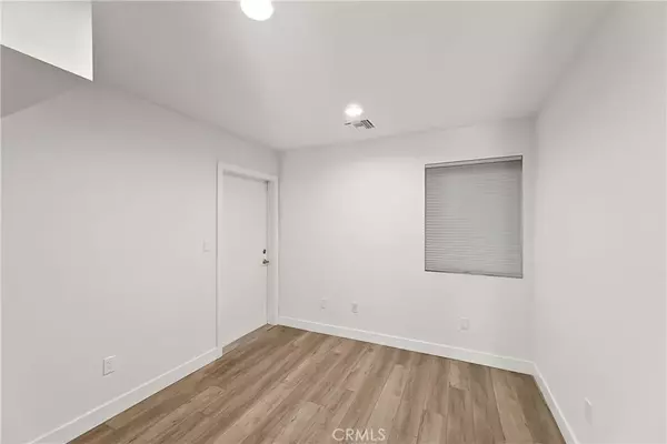 Lake Balboa, CA 91406,16549 Vine Terrace