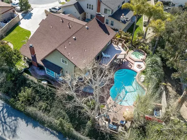 Valencia, CA 91355,25637 Barganca Court