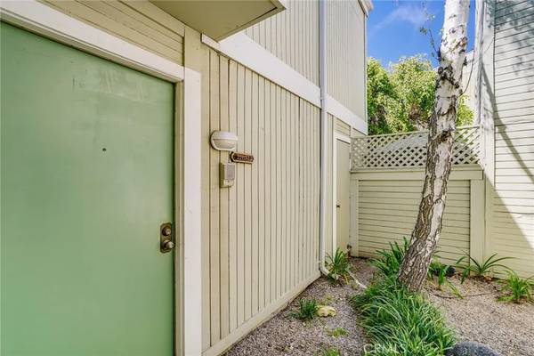 Woodland Hills, CA 91367,22117 Burbank Boulevard #7