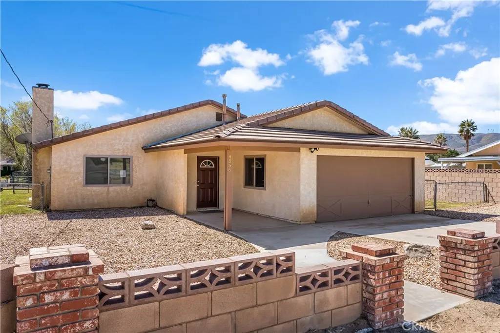 4556 Quartz Hill Road, Quartz Hill, CA 93536