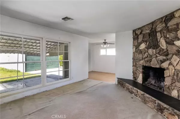 Lake Balboa, CA 91406,8107 Lesner Avenue