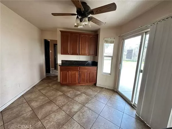 Palmdale, CA 93551,5649 Hickory Street