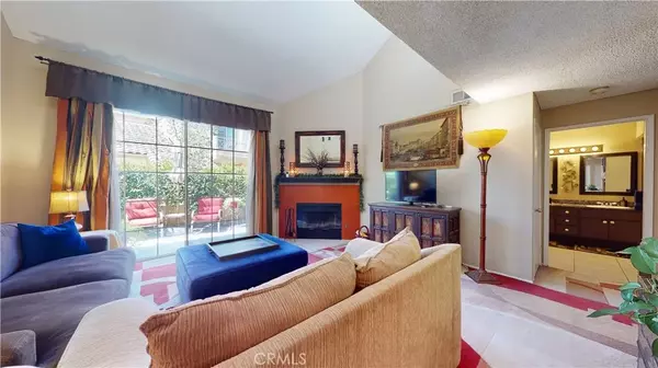 Valencia, CA 91355,23609 Del Monte Drive #301