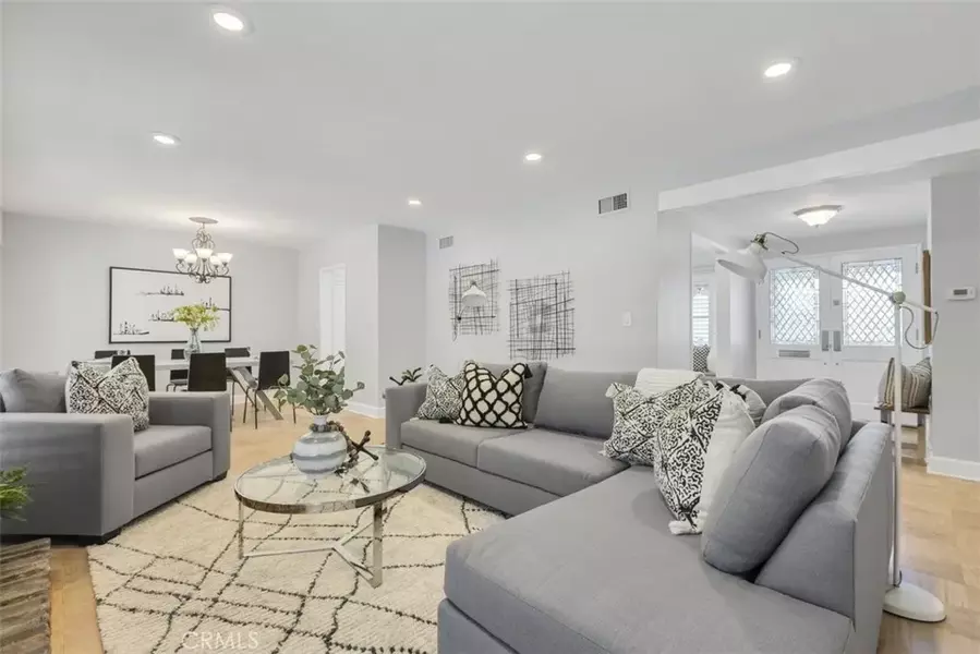 22300 Bassett Street, Canoga Park, CA 91303