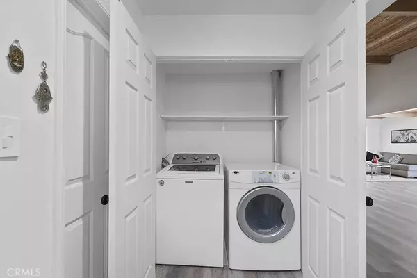 Reseda, CA 91335,7737 Yarmouth Avenue