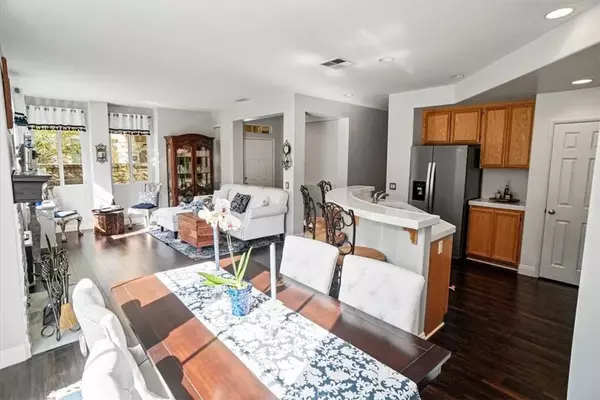 Valencia, CA 91354,28013 Dickason Drive #91