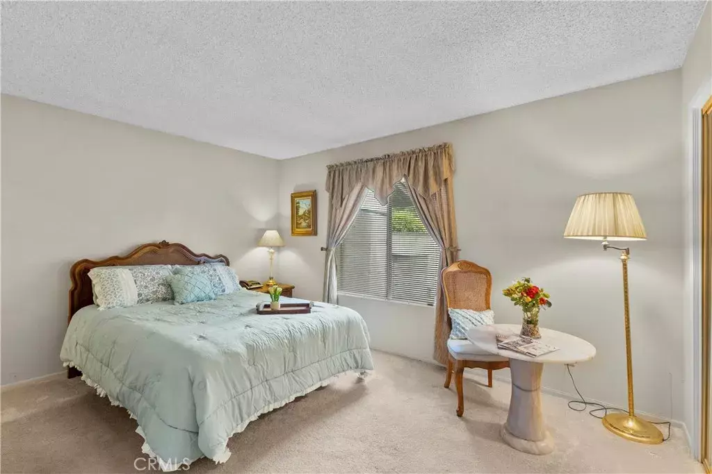 Newhall, CA 91321,26332 Oakspur Drive #B